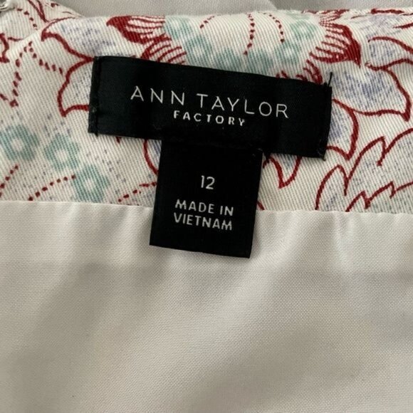 Ann Taylor Factory skirt size 12 floral red white blue MIDI. - Picture 5 of 6